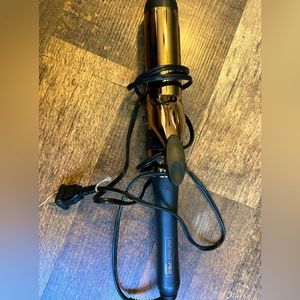 Infiniti pro curling iron.